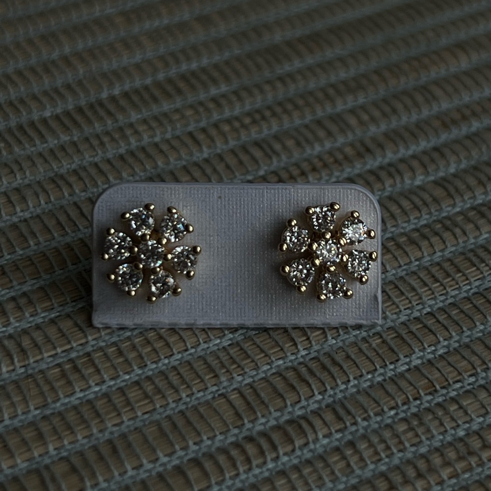 ⭐️-Gold and Silver Flower Earrings - Picture 3 of 3